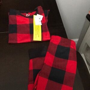 NWT red and black checkered PJ’s size 6 unisex